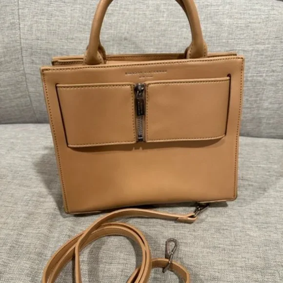 BRANDON BLACKWOOD Kuei Logo-Embossed Vegan Leather Medium Tote Bag - Picture 2 of 8